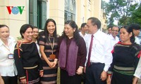 Wakil Ketua MN Vietnam, Tong Thi Phong melakukan kontak dengan pemilih provinsi Dac Lac