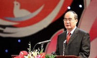 Rapat umum untuk memperingati Hari Keluarga Vietnam tahun-2013