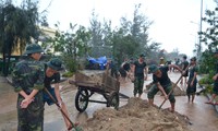 Seluruh negeri berpadu tenaga membantu rakyat korban taufan dan banjir di daerah Vietnam Tengah