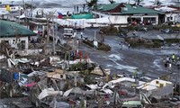 Filipina mengumumkan rencana rekonstruksi pasca taufan Haiyan