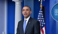 Presiden Amerika Serikat memberlakukan Undang-Undang tentang Anggaran Keuangan Negara tahun fiskal 2014 dan 2015