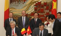 Rombongan kerja Pemerintah Kerajaan Belgia melakukan kunjungan kerja di provinsi Ninh Thuan