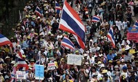 Partai yang berkuasa di Thailand menggugat pihak oposisi