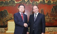 Deputi PM Nguyen Xuan Phuc menerima Walikota kota Busan (Republik Korea)