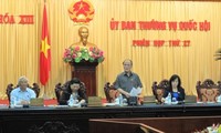 Komite Tetap MN Vietnam berbahas tentang pembaruan program dan buku pengajaran