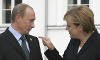 Pemimpin Rusia dan Jerman melakukan pembicaraan per telepon tentang ketegangan di Ukraina Timur