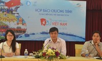 Mahasiswa Vietnam dengan perasaan cinta terhadap laut dan pulau Tanah Air