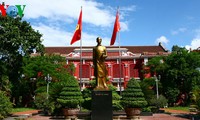 Tanda-tanda 10 tahun Presiden Ho Chi Minh di kota Hue