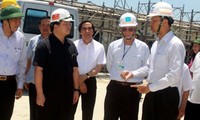 Deputi PM Hoang Trung Hai melakukan temu kerja di provinsi Ha Tinh