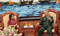 Letnan Jenderal Nguyen Chi Vinh menerima delegasi pertahanan India