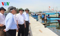 Menteri Pertanian dan Pengembangan Pedesaan Vietnam, Cao Duc Phat mengunjungi para nelayan provinsi Quang Ngai