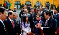 Presiden Truong Tan Sang memberikan keputusan pengangkatan Dubes dan Konsul Jenderal