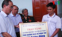 Ketua Pengurus Besar Front Tanah Air Vietnam Nguyen Thien Nhan mengunjungi kabupaten pulau Ly Son, provinsi Quang Ngai