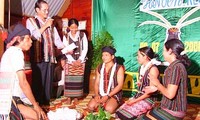 Upacara pernikahan etnis minoritas M’Nong di  daerah Tay Nguyen