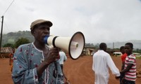 Liberia memberlakukan perintah jam malam karena penyakit Ebola