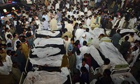 Serangan bom bunuh diri di Pakistan menimbulkan banyak korban