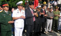 Peringatan ultah ke-50 pelabuhan Vung Ro menerima kiriman barang yang pertama dari kapal tanpa bernomor