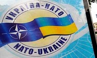 Ukraina menghapuskan status netral untuk masuk NATO