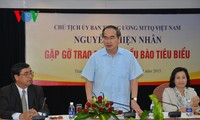 Ketua Pengurus Besar Front Tanah Air Vietnam Nguyen Thien Nhan melakukan pertemuan dengan para diaspora Vietnam