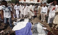 Pakistan: serangan bom terhadap sebuah Mesjid yang menewaskan paling sedikit 20 orang