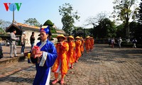 Thua Thien Hue: merekonstruksikan ritual penegakan pohon “Neu” di Istana Kerajaan