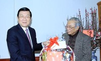 Presiden Vietnam, Truong Tan Sang mengunjungi dan mengucapkan selamat Hari Raya Tet kepada cendekiawan dan intelektual