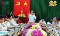 Ketua Pengurus Besar Front Tanah Air Vietnam, Nguyen Thien Nhan melakukan kunjungan kerja di provinsi Tra Vinh