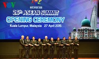 PM Nguyen Tan Dung menghadiri acara pembukaan Konferensi Tingkat Tinggi ke-26 ASEAN