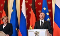 Jerman dan Rusia bersama-sama mengimbau solusi diplomatik bagi masalah-masalah bilateral