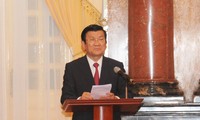 Presiden Truong Tan Sang menyampaikan keputusan pengangkatan Duta Besar