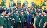 Presiden Truong Tan Sang melakukan pertemuan dengan para pejabat dan dosen tipikal Akademi Logistik