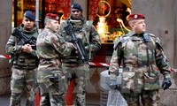 Perancis memperkuat keamanan untuk pangkalan-pangkalan militer