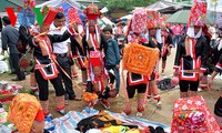 Bertemu pada hari “Kieng Gio” dari warga etnis minoritas Dao