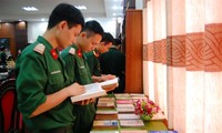 Pameran buku dan koran dengan tema peringatan ultah ke-70 Hari Nasional Vietnam
