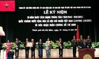 Kota Ho Chi Minh menerima Bintang Ho Chi Minh