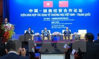 Deputi PM Nguyen Xuan Phuc menghadiri Forum kerjasama ekonomi perdagangan Vietnam – Tiongkok