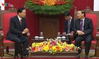 Kepala Departemen Organisasi KS PKV, To Huy Rua menemui Mantan  PM Jepang, Hatto Yama