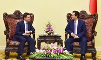 PM Vietnam, Nguyen Tan Dung menerima Gubernur provinsi Mokswa, Federasi Rusia, Andrei Vorobyov. 