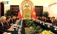 Vietnam dan Republik Czech mementingkan pengembangan hubungan persahabatan tradisional dan kerjasama di banyak bidang