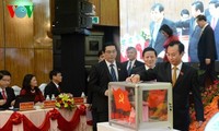 Memperkuat prosentase kader muda dan kader wanita dalam Organisasi Partai Komunis Vietnam tingkat provinsi dan kota