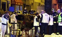 Kira-kira 150 orang tewas dan ratusan orang lain luka-luka dalam serangan-serangan teror di Perancis