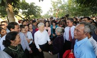 Sekjen Nguyen Phu Trong menghadiri Pesta Persatuan Besar Nasional di kabupaten Dan Phuong