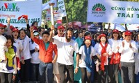 Ribuan orang ikut Lomba lari “Demi anak-anak Hanoi” 2015