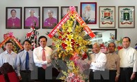 Pimpinan Pengurus Besar Front Tanah Air Vietnam menyampaikan ucapan selamat hari Natal di Gereja Protestan Vietnam (Vietnam Selatan)