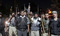 Suriah: ribuan orang pemberontak menarik diri dari peluaran kota di sebelah selatan ibukota Damaskus