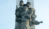 Kamboja memugar tugu-tugu monumen peringatan prajurit sukarela Vietnam