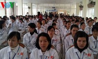 Tahun 2016, Vietnam terus mengirim kira-kira 100.000 pekerja ke luar negeri