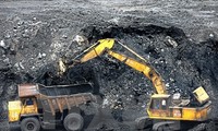 33.700 ton batu bara eksportir pertama yang berlabuh pada awal musim Semi