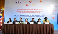 Menciptakan kemudahan kepada wirausaha wanita dalam berkembang dan berbaur pada Komunitas Ekonomi ASEAN