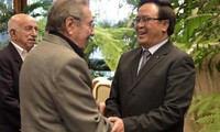 Sekretaris Pertama Partai Komunis Kuba menerima Utusan Khusus dari Sekjen KS PKV Nguyen Phu Trong